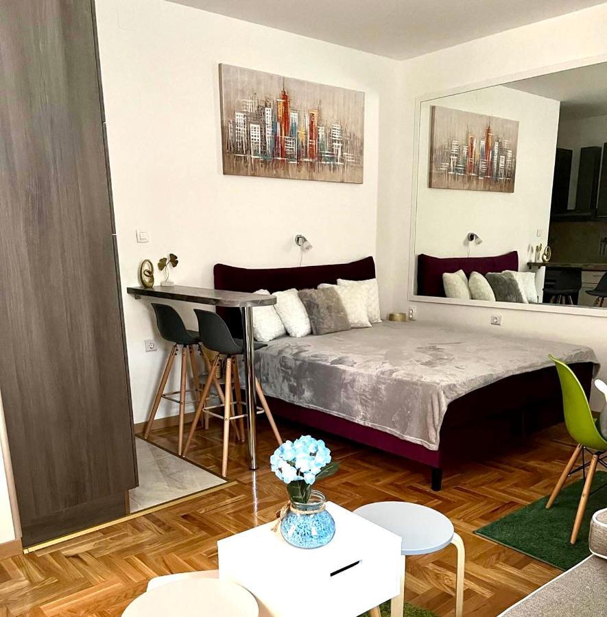 Sweet Living In Apartment Rijeka