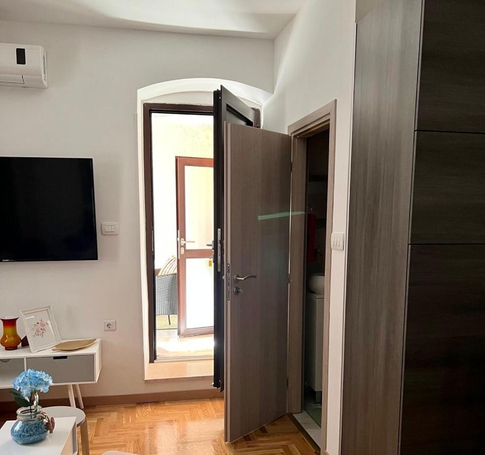 Apartment Sweet Living In *